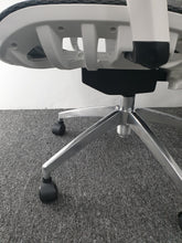 Load image into Gallery viewer, KW169M Executive Chair