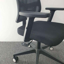 Load image into Gallery viewer, KW06-B Executive Chair - MyDesk.SG