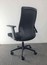 Load image into Gallery viewer, KW82M Stylish Executive Chair - MyDesk.SG