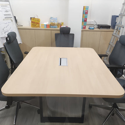 Meeting Table / Big Table (6 to 10pax)