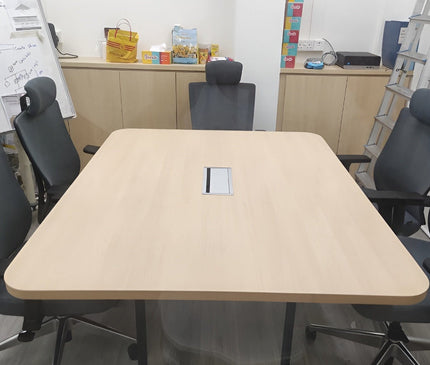 Meeting Table / Big Table (6 to 10pax) - MyDesk.SG