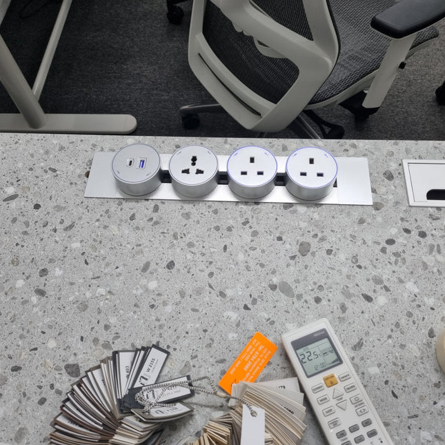 Smart Power Track (4 track sockets) - MyDesk.SG