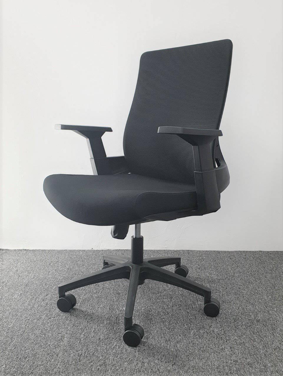 KW82M Stylish Executive Chair - MyDesk.SG